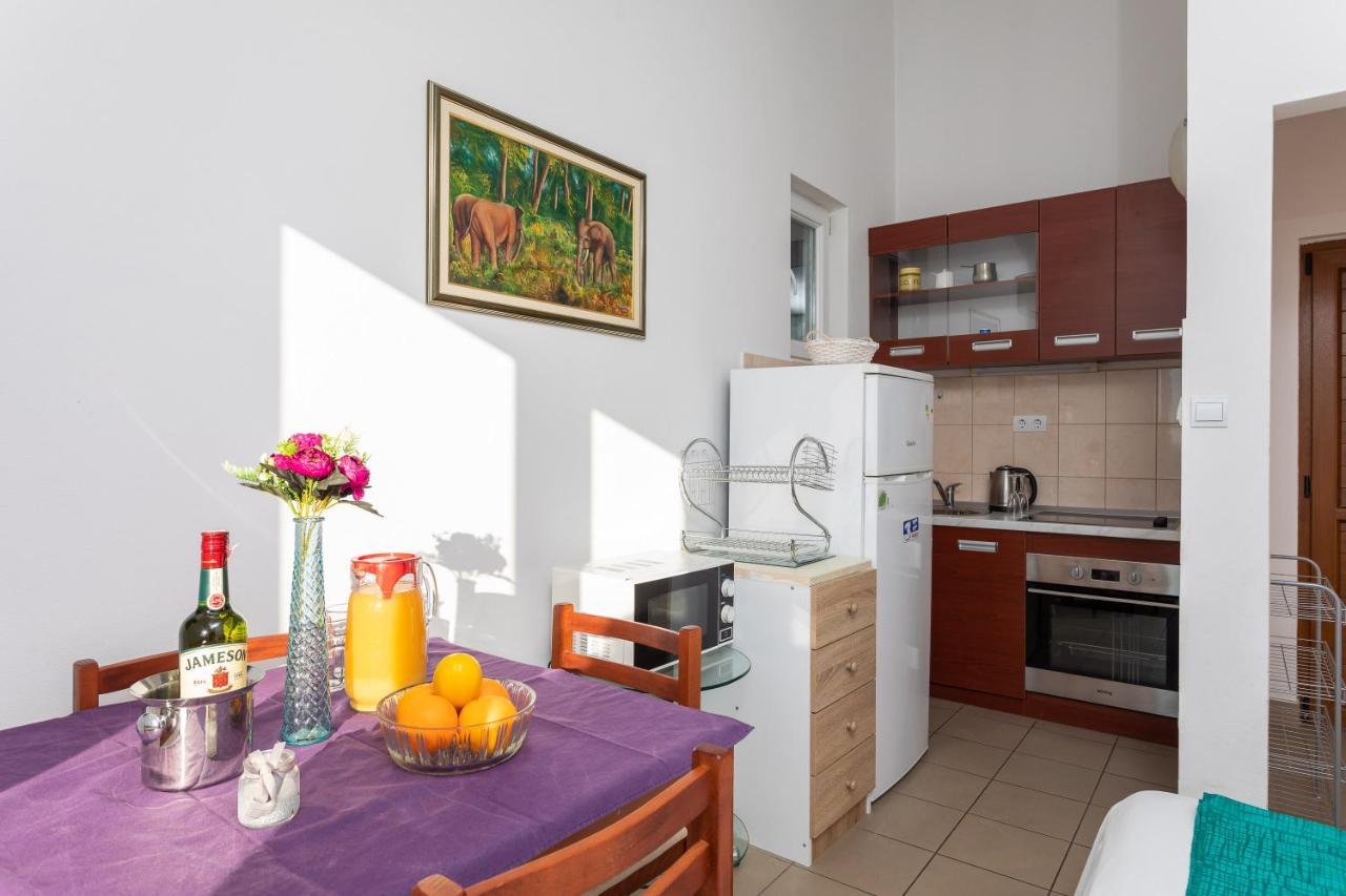 Villa Borzic Omis Exterior photo